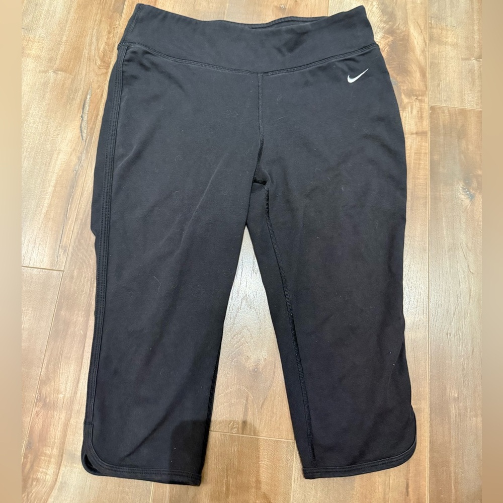Nike Black Leggings with Elastic Waistband and Swoosh Logo